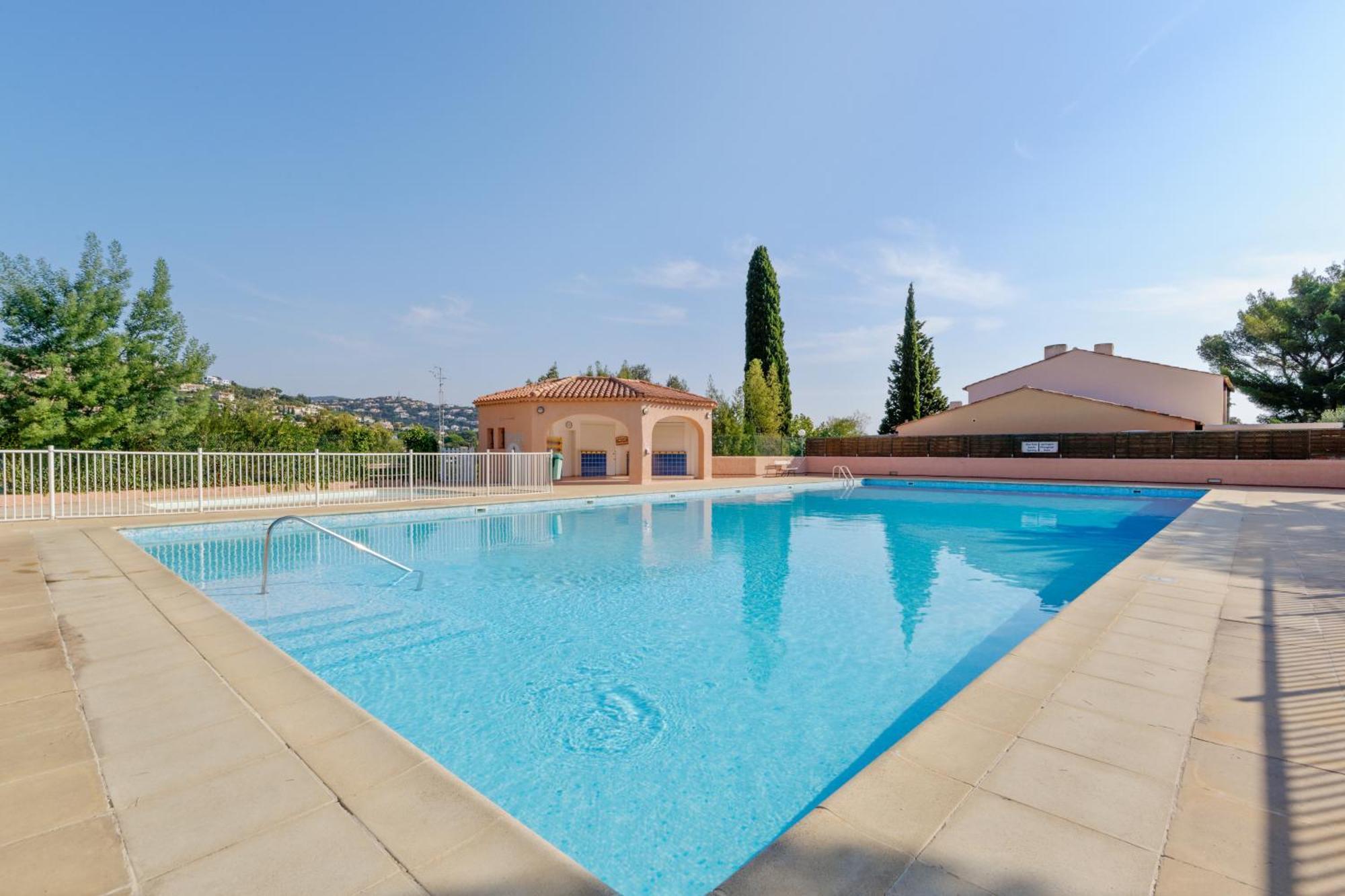 Residence Partenaire Le Domaine De Garlande Cavalaire-sur-Mer Eksteriør billede