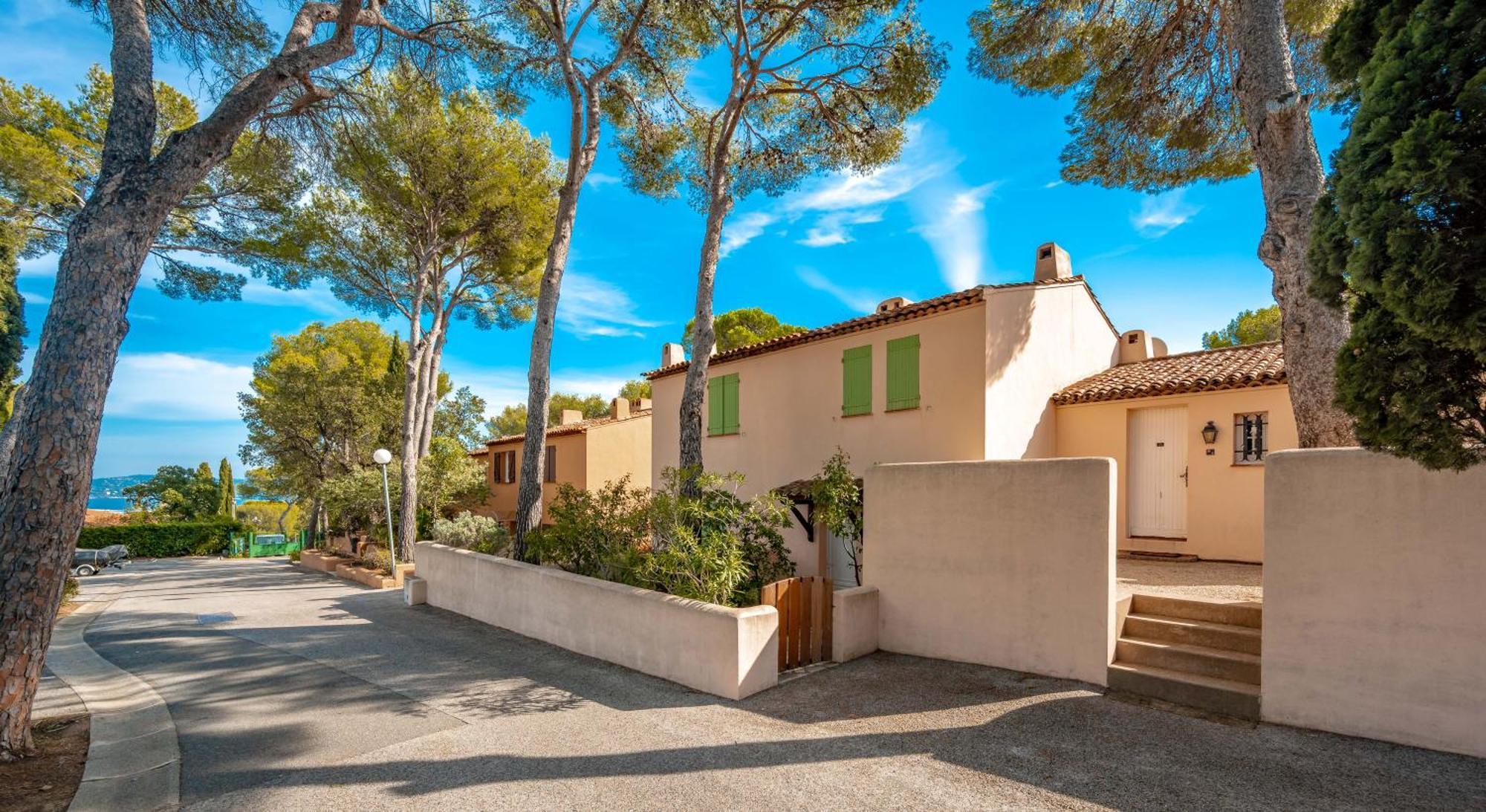 Residence Partenaire Le Domaine De Garlande Cavalaire-sur-Mer Eksteriør billede