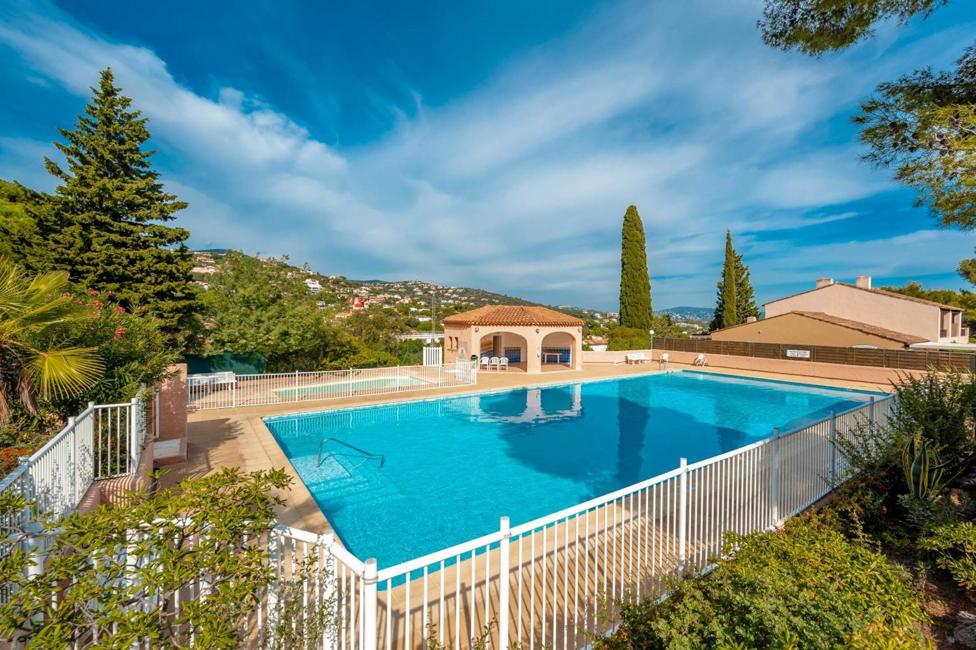 Residence Partenaire Le Domaine De Garlande Cavalaire-sur-Mer Eksteriør billede