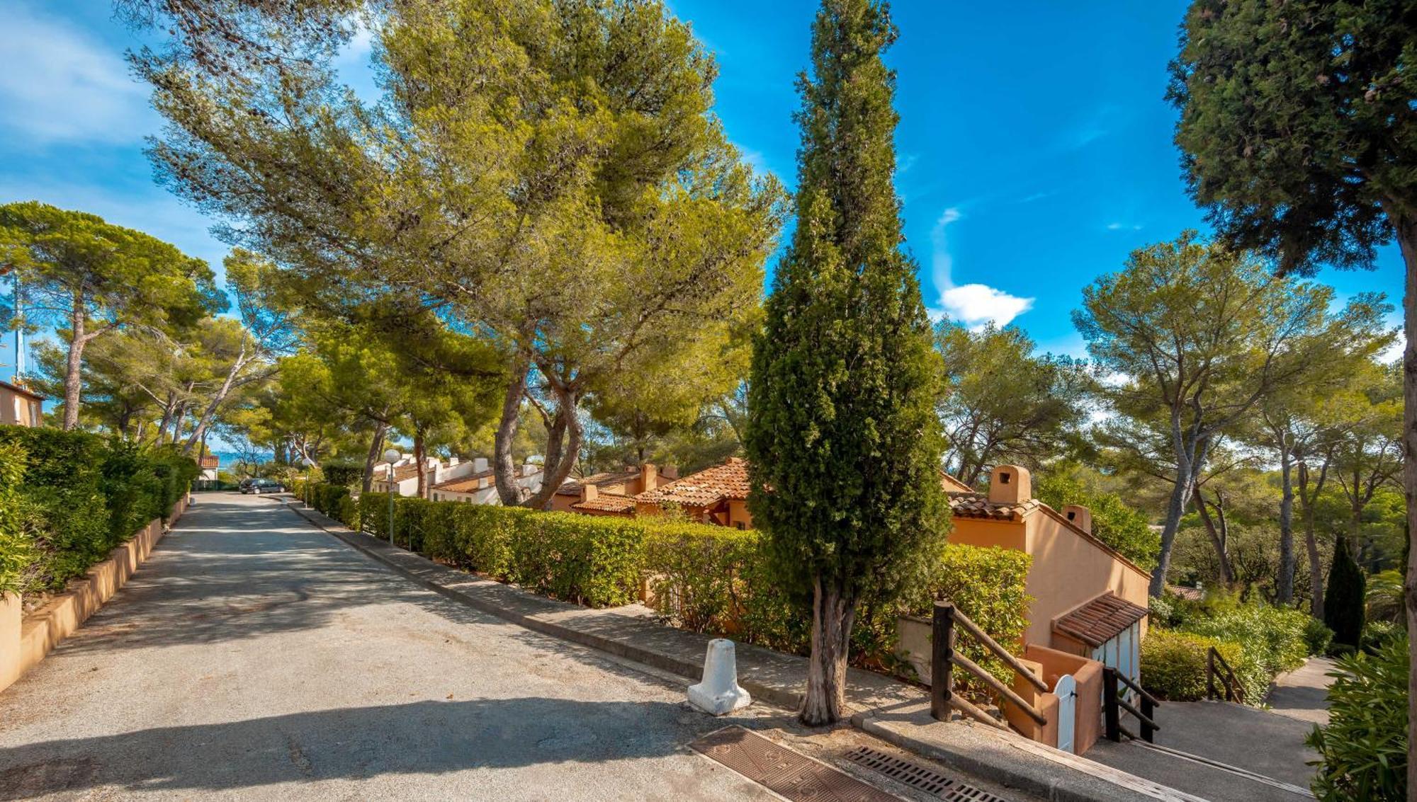 Residence Partenaire Le Domaine De Garlande Cavalaire-sur-Mer Eksteriør billede