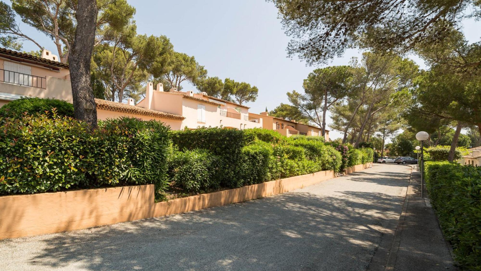 Residence Partenaire Le Domaine De Garlande Cavalaire-sur-Mer Eksteriør billede
